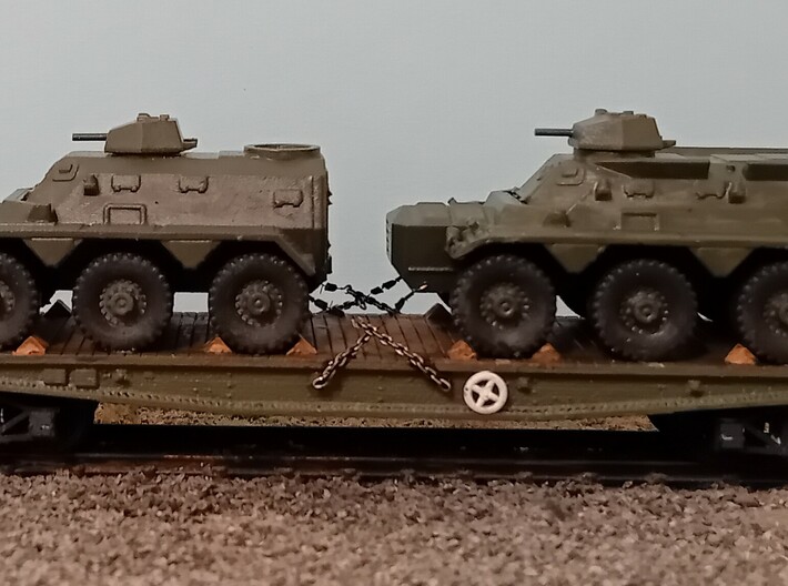 Warflat_50t_3mm_27 3d printed Load (AFVs) chocks and chains were added by the modeller