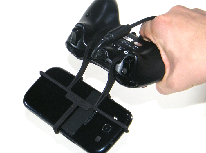 Controller mount for Xbox 360 & Motorola Moto E Du 3d printed In hand - A Samsung Galaxy S3 and a black Xbox 360 controller