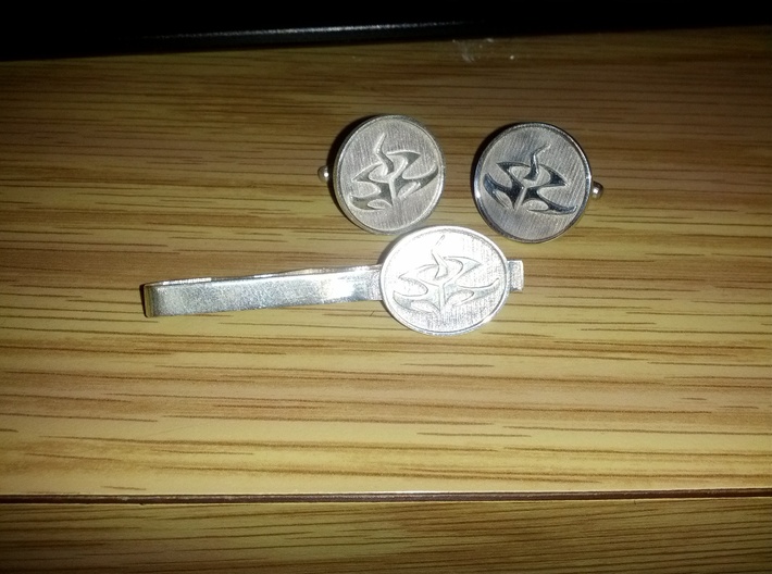 Agent 47 cufflinks, larger size 3d printed Please forgive my total inability to take a decent photo