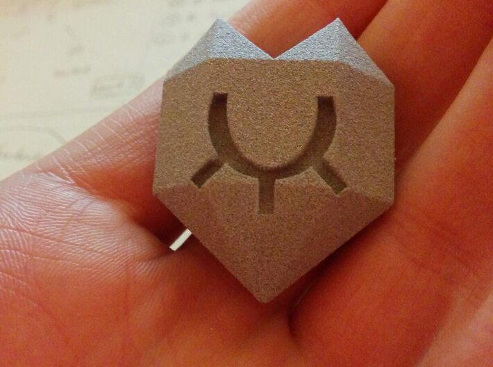 The Heart Sees All + Stand 3d printed