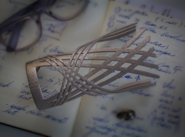 The Crossover (Bracer) 3d printed 