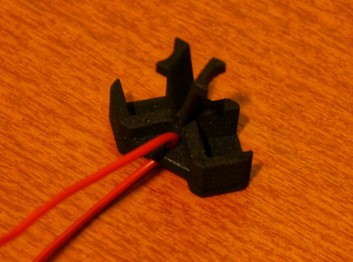 ImmersionRC EzUHF 8CH Antenna Clip 90° 3d printed Antenna Clip can be secured to the Craft using a Wire.
