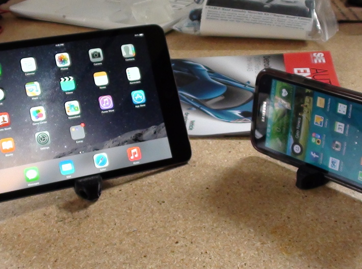 Tablet/Ipad Stand/KeyChain  3d printed 