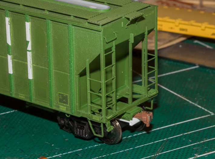 Draft Gear Lid - FMC Non Cushioned for Moloco 5X 3d printed Fitted to a Moloco coupler pocket mounted on an Athearn FMC 4700