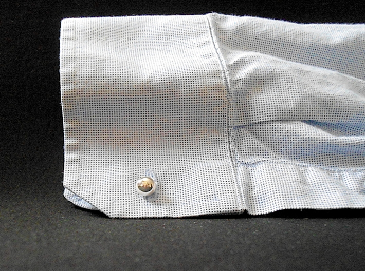 Trefoil Cufflinks 3d printed Use (Back) [Polished Silver]