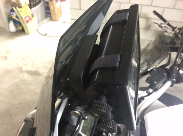 Cradle Adapter V2 for Garmin Zumo 660 3d printed Roadbook holder mounted on a BMW Navigator 5 mount cradle