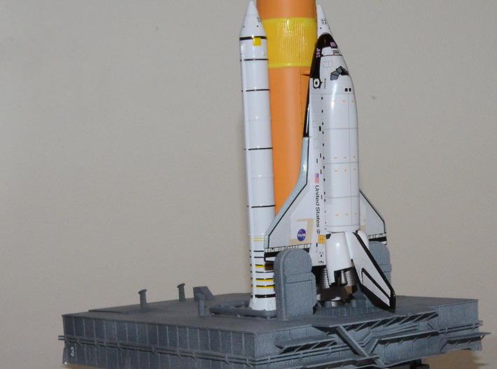 1/400 Shuttle MLP & Crawler, launch pad 3d printed My MPL & Crawler models with a Dragon shuttle fitted.
